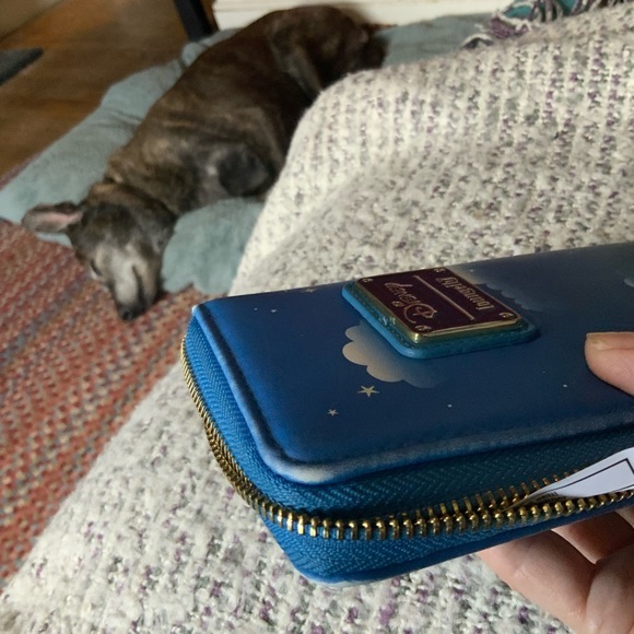 Retired Loungefly GLOW IN THE DARK Peter Pan and friends wallet. GUC - Picture 8 of 12